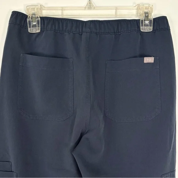 FIGS Scrubs Set Men’s Leon Top Cairo Cargo Pants Dark Blue EUC Size Small - Picture 9 of 11